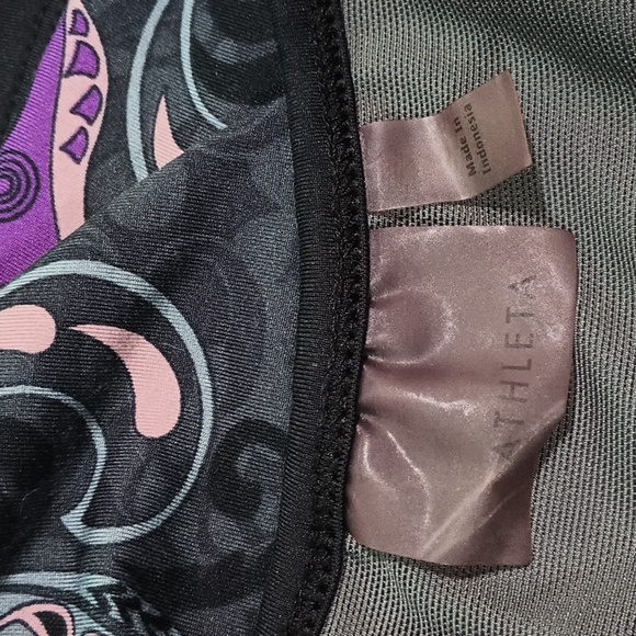 Athleta Tinker Tank Built-in Bra Tank Top Small Grey Purple Paisley, Small - Picture 7 of 9